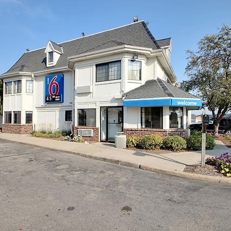 Motel 6 Milwaukee West - Brookfield Extérieur photo