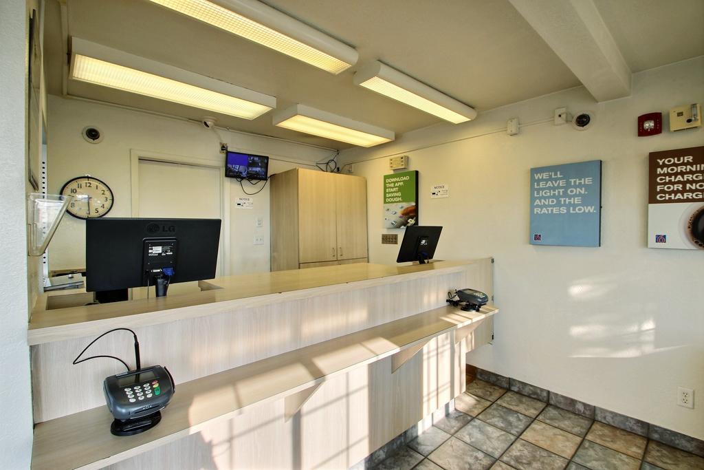 Motel 6 Milwaukee West - Brookfield Extérieur photo
